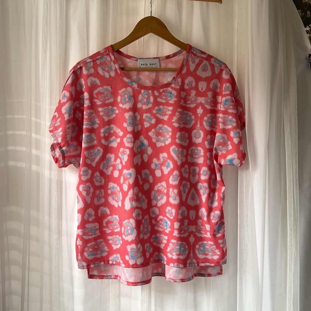 Baja East Pink & White Cheetah Print Relaxed Top Raw Hem Crew Neck Bold Top